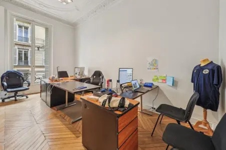 45 Rue De Liège, Paris for lease - Interior Photo - Image 2 of 4
