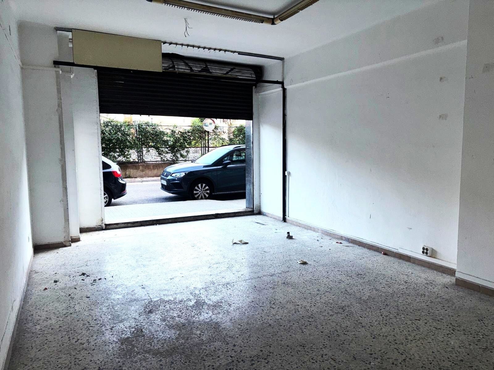 Retail in Montcada i Reixac, Barcelona for lease Interior Photo- Image 1 of 7