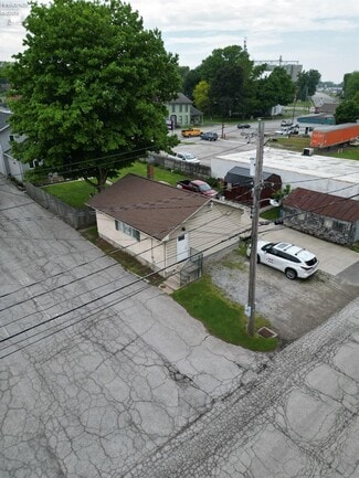 More details for 9 Herrick Aly, Monroeville, OH - Retail for Sale