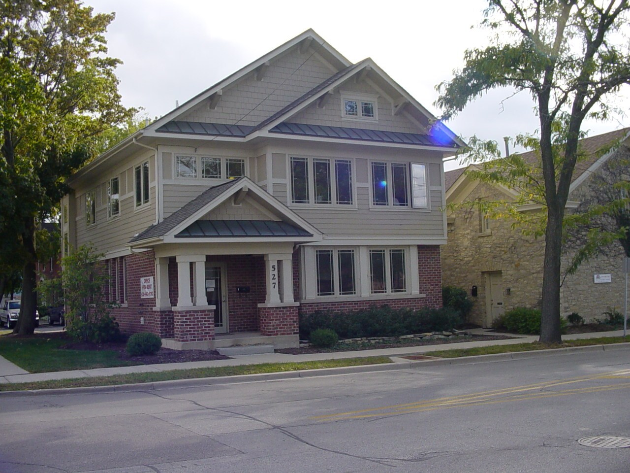 527 Illinois Ave, St Charles, IL for sale Primary Photo- Image 1 of 1