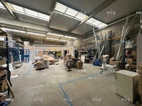 Flex in Les Pennes-Mirabeau for lease Interior Photo- Image 2 of 7
