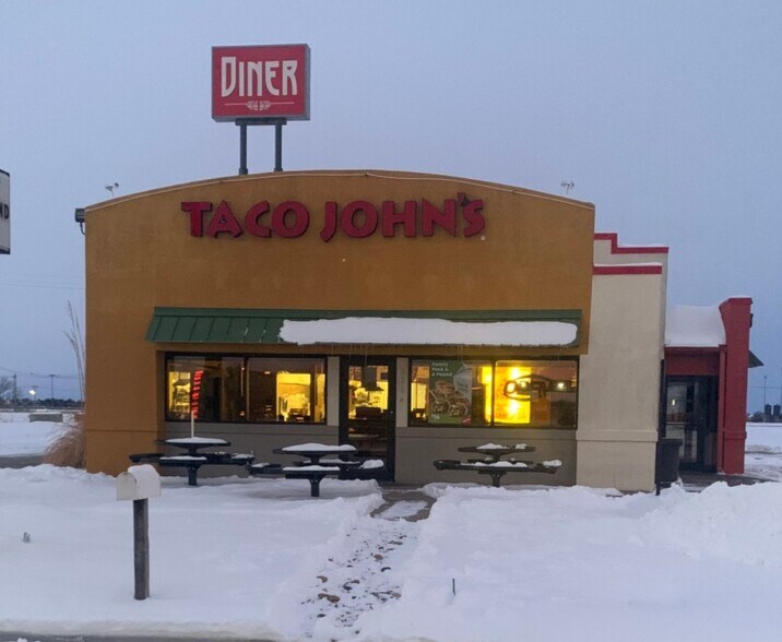 2304 Commerce Rd, Goodland, KS 67735