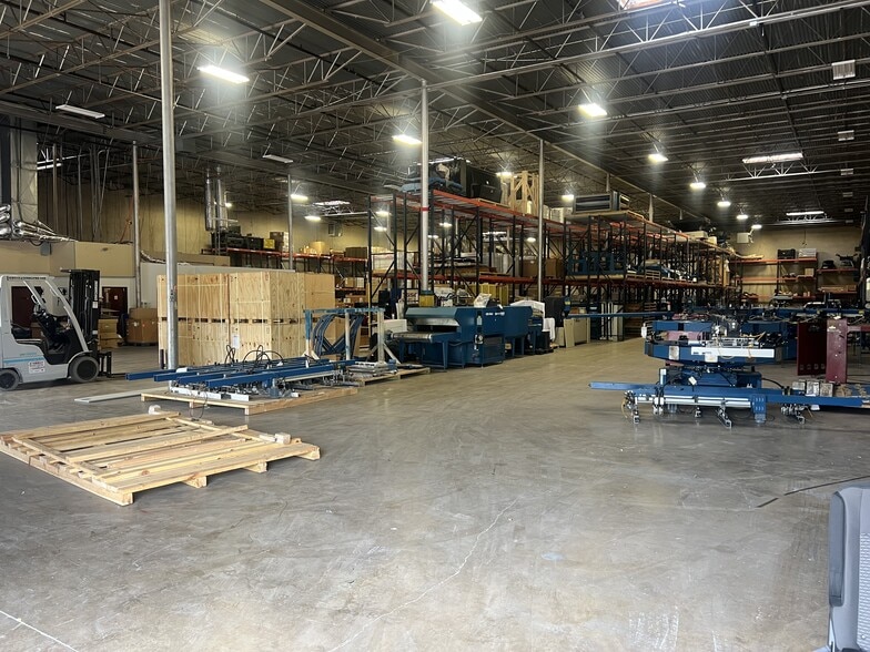 14271-14277 Welch Rd, Farmers Branch, TX for lease - Interior Photo - Image 2 of 3