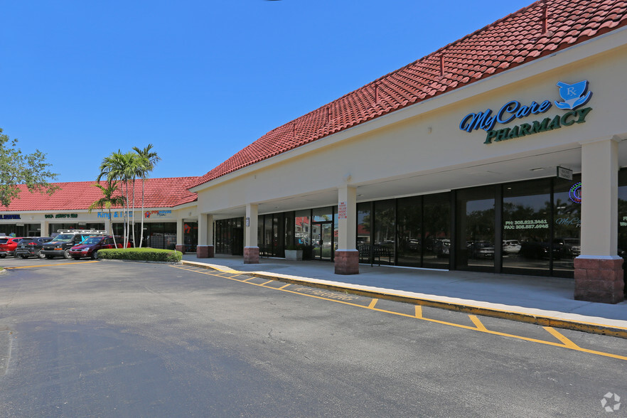 15550 NW 77th Ct, Miami Lakes, FL for lease - Building Photo - Image 3 of 7