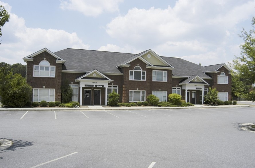 12705 Century Dr, Alpharetta, GA for lease - Building Photo - Image 1 of 21