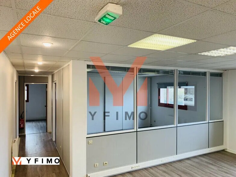 Office in Conflans-Sainte-Honorine for lease - Interior Photo - Image 2 of 8