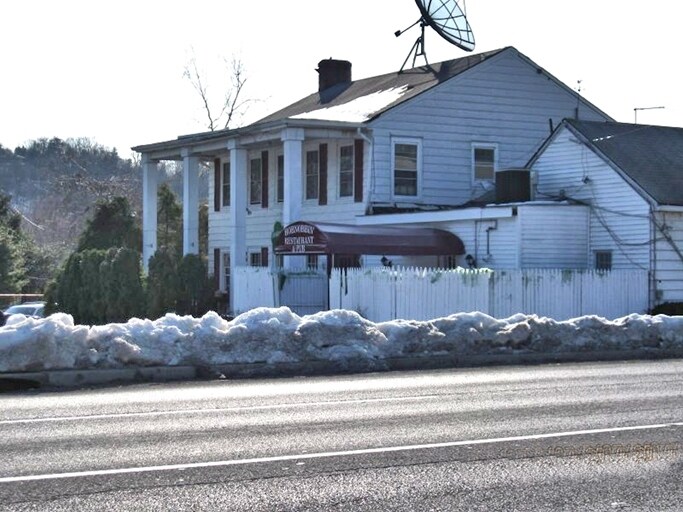 11 Vassar Rd, Poughkeepsie, NY 12603