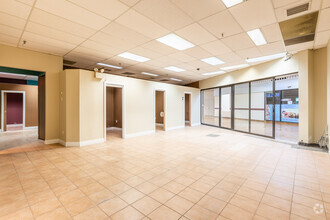 2126-2200 Burnhamthorpe Rd W, Mississauga, ON for lease Interior Photo- Image 2 of 8