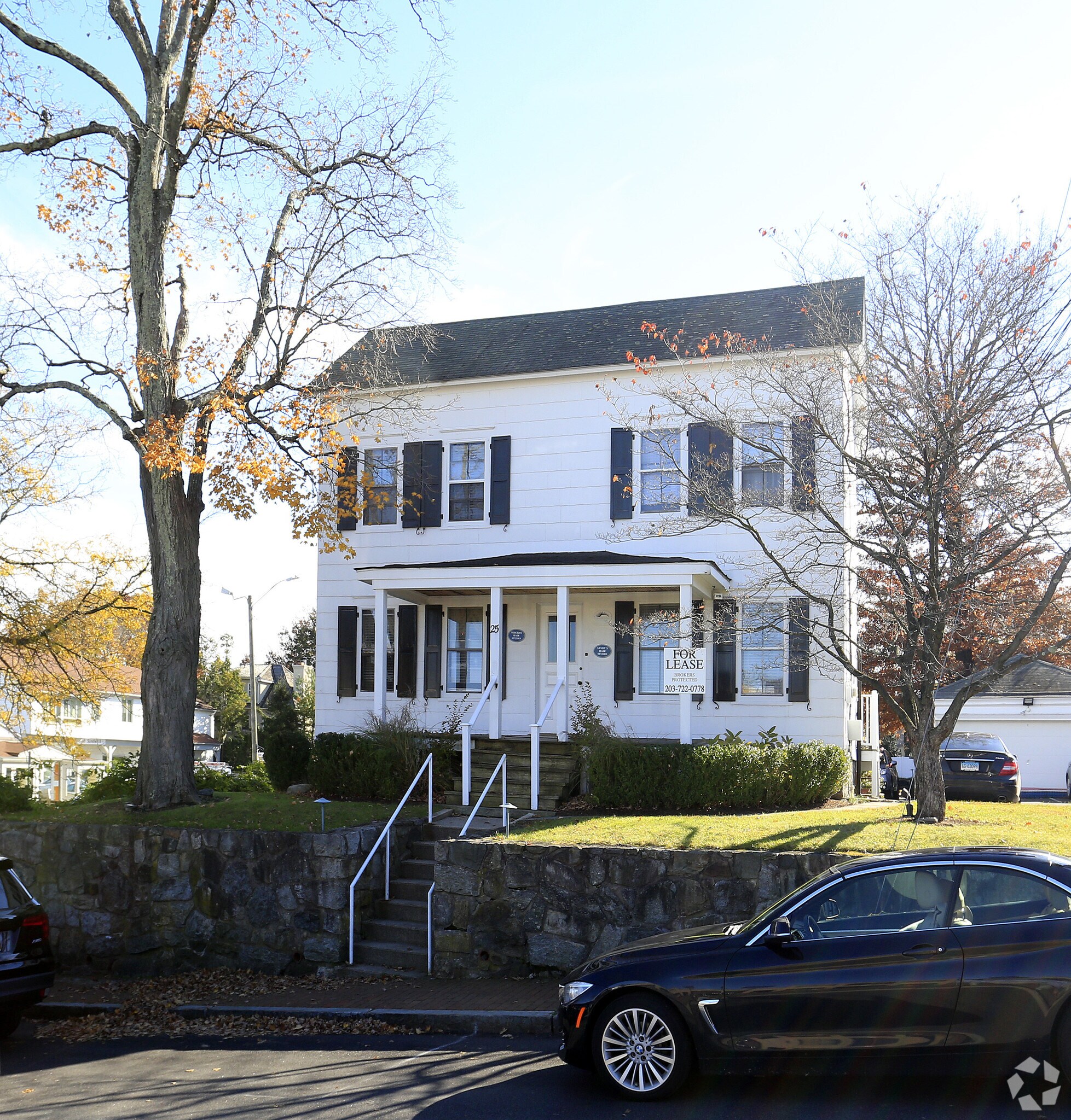 25 Burtis Ave, New Canaan, CT for sale Primary Photo- Image 1 of 1