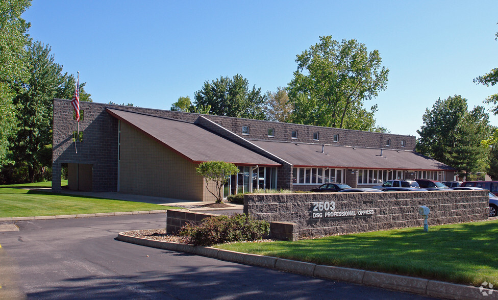 26031 Center Ridge Rd, Westlake, OH for lease - Building Photo - Image 3 of 10