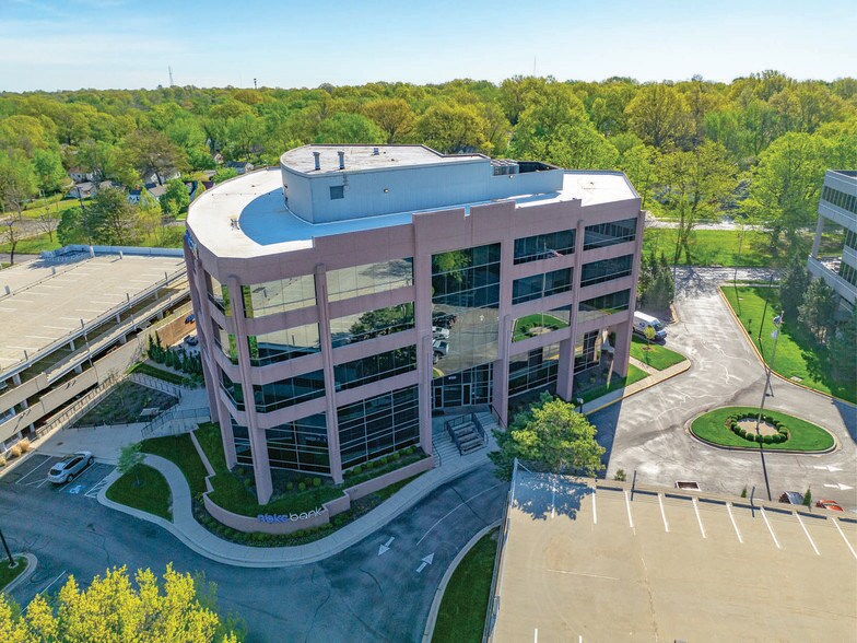 8320 Ward Pky, Kansas City, MO for lease - Building Photo - Image 1 of 10