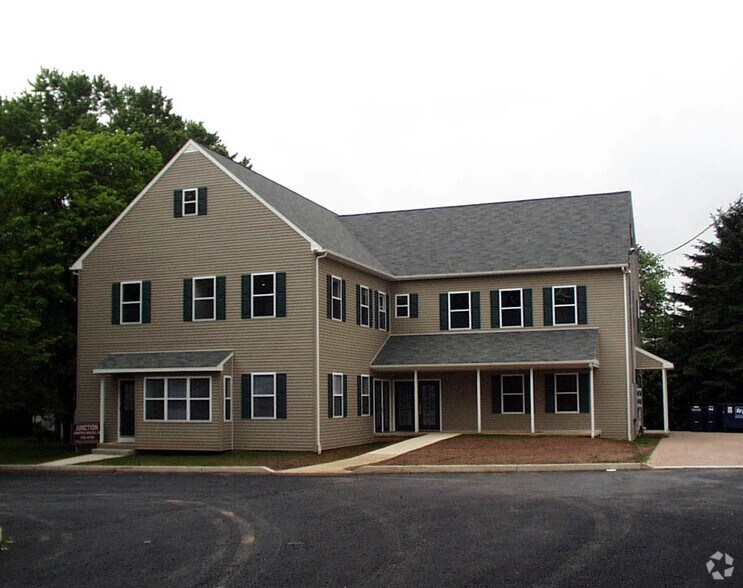 26 E Swamp Rd, Doylestown, PA 18901