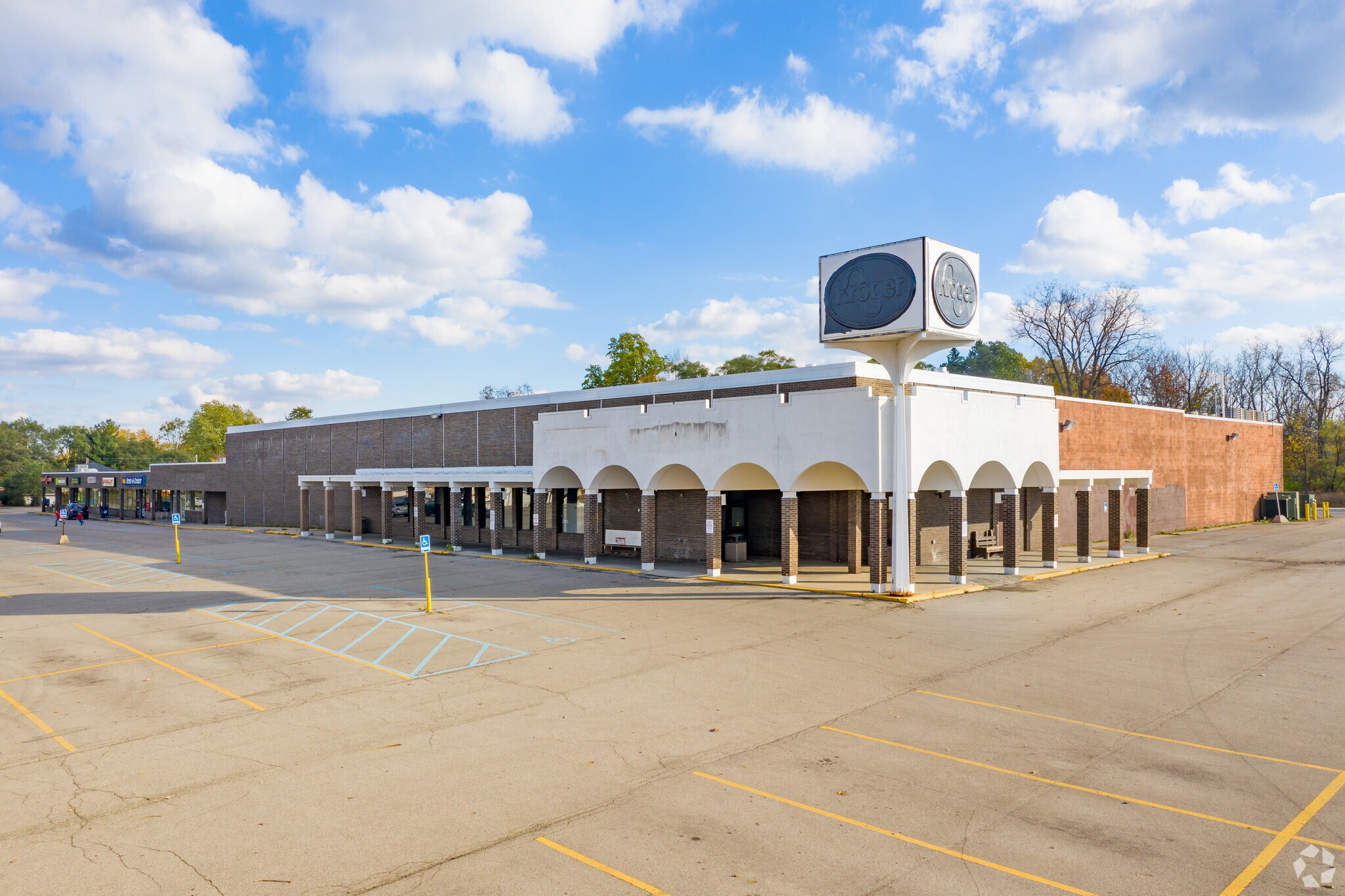 30213039 E Michigan Ave, Jackson, MI 49202