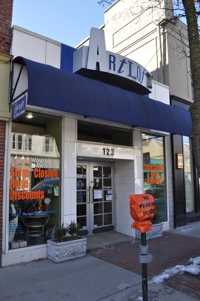 123 W Maple Rd, Birmingham, MI for sale - Building Photo - Image 1 of 1