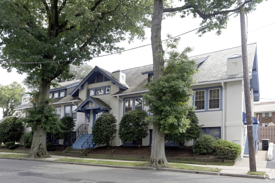 230 Broad St, Bloomfield, NJ for sale - Building Photo - Image 1 of 1