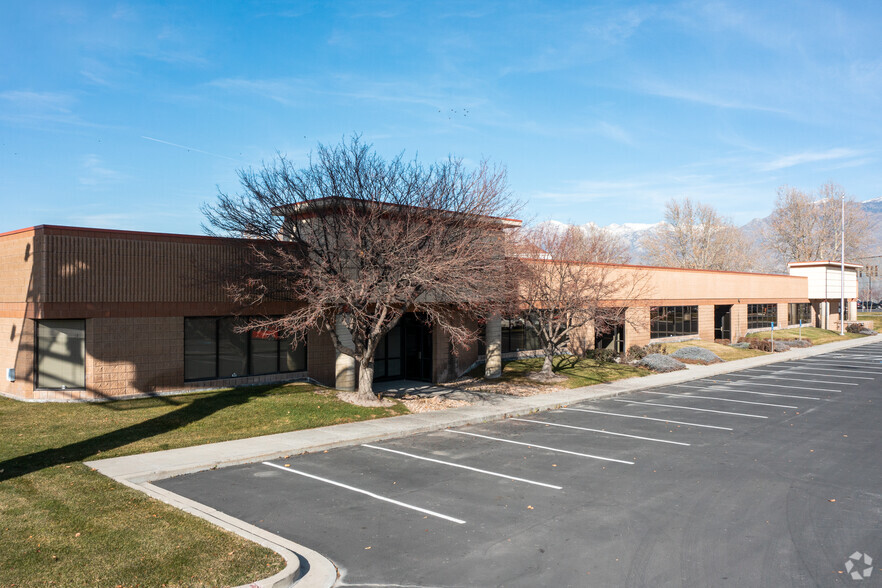 734 E Utah Valley Dr, American Fork, UT for lease - Building Photo - Image 2 of 4