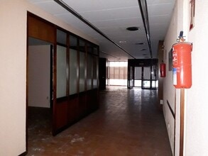 Retail in Tarragona, Tarragona for lease Interior Photo- Image 2 of 6