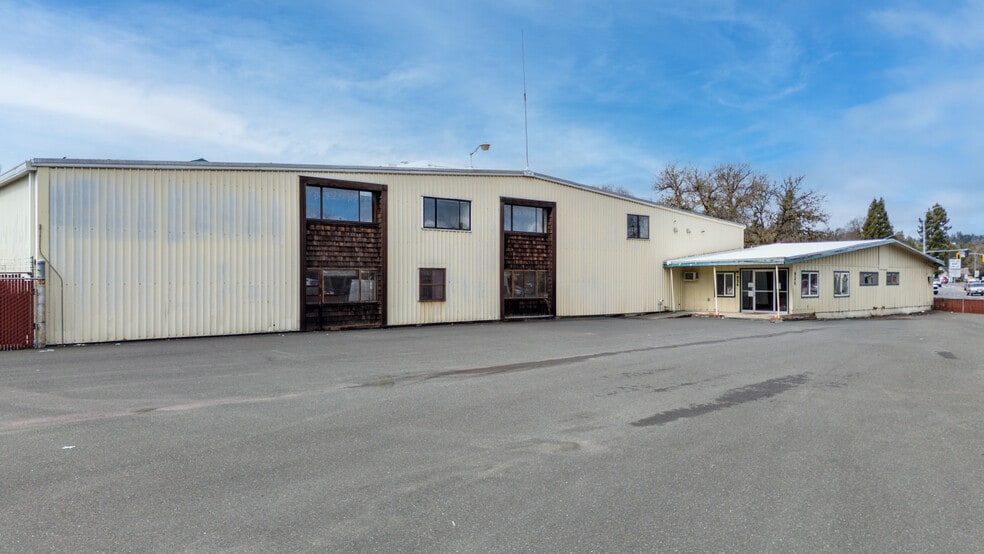 934 S Main St, Willits, CA for lease - Building Photo - Image 3 of 33