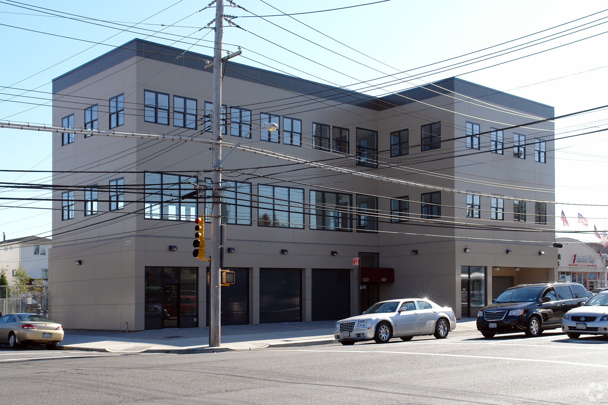 2000 Hylan Blvd, Staten Island, NY for lease Primary Photo- Image 1 of 29