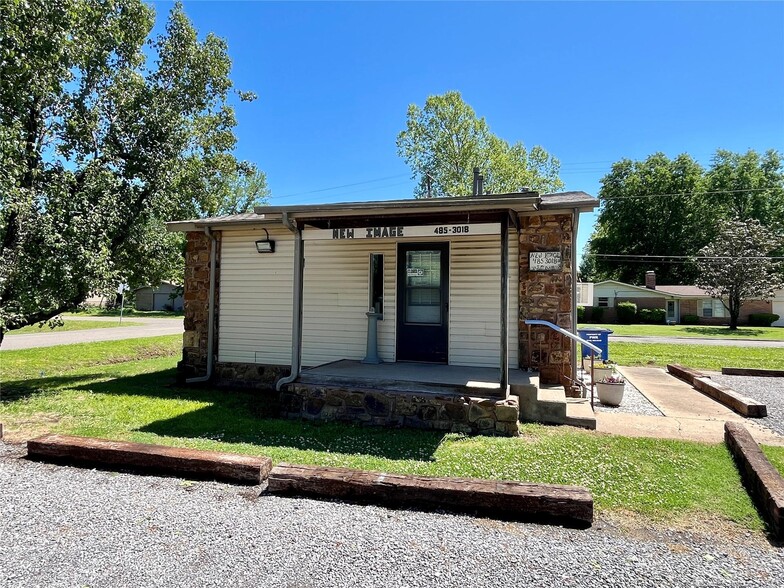 1401 S McQuarrie Ave, Wagoner, OK for sale - Building Photo - Image 1 of 20