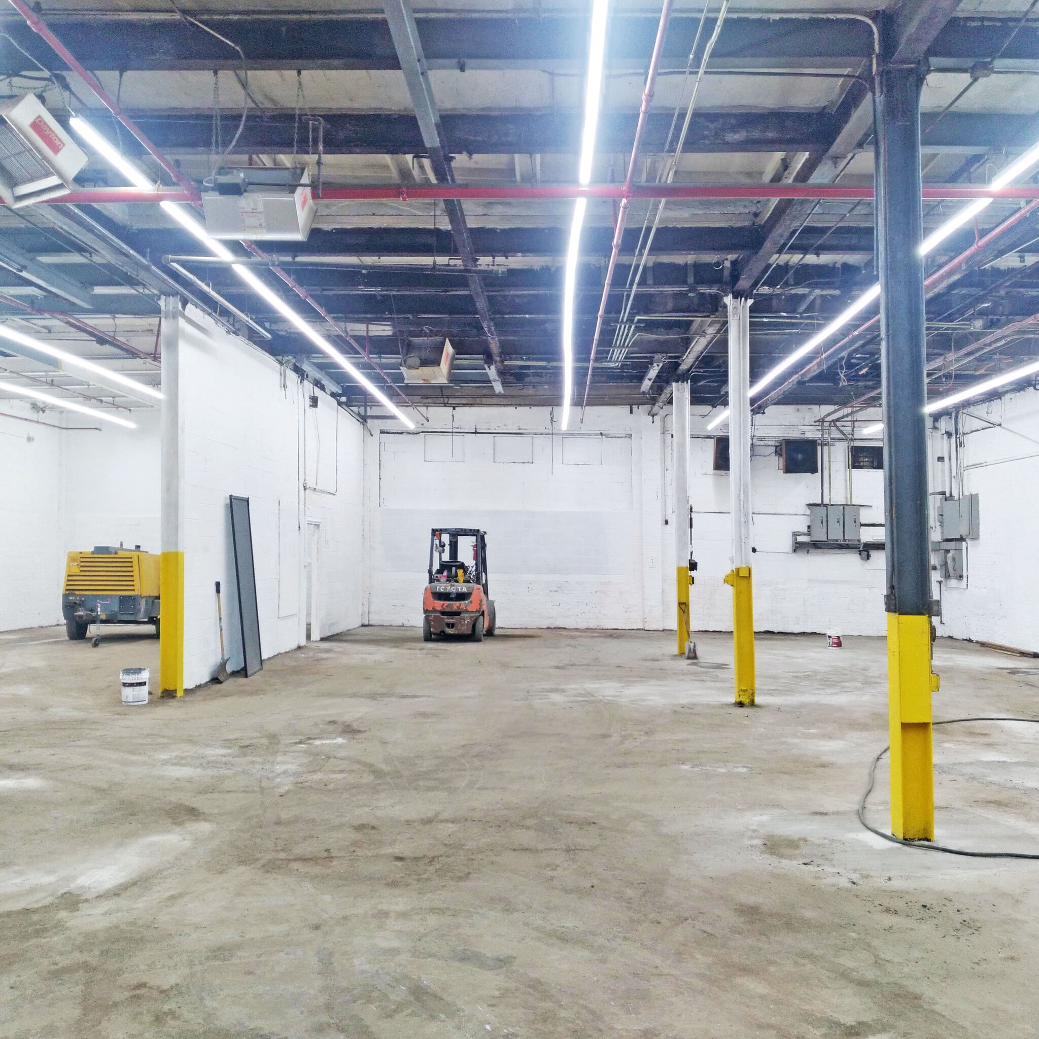 9 53rd St, Brooklyn, NY for lease Interior Photo- Image 1 of 9