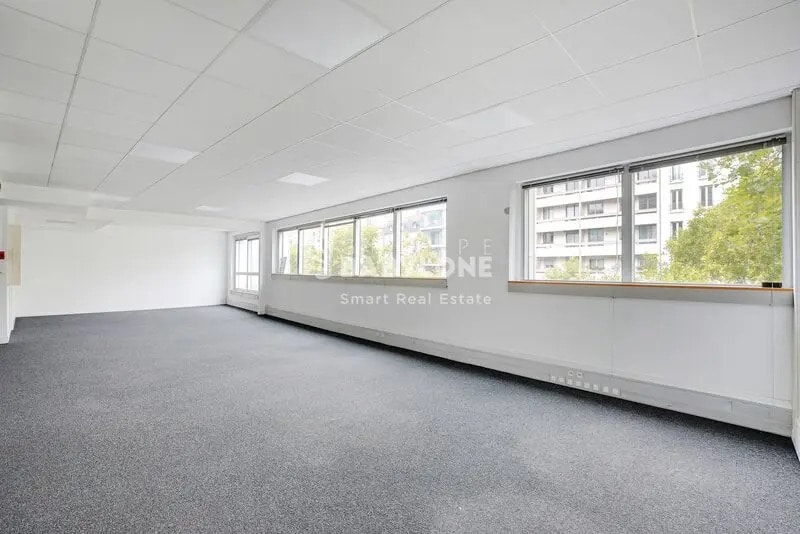77-83 Avenue Edouard Vaillant, Boulogne-Billancourt for lease - Interior Photo - Image 1 of 9