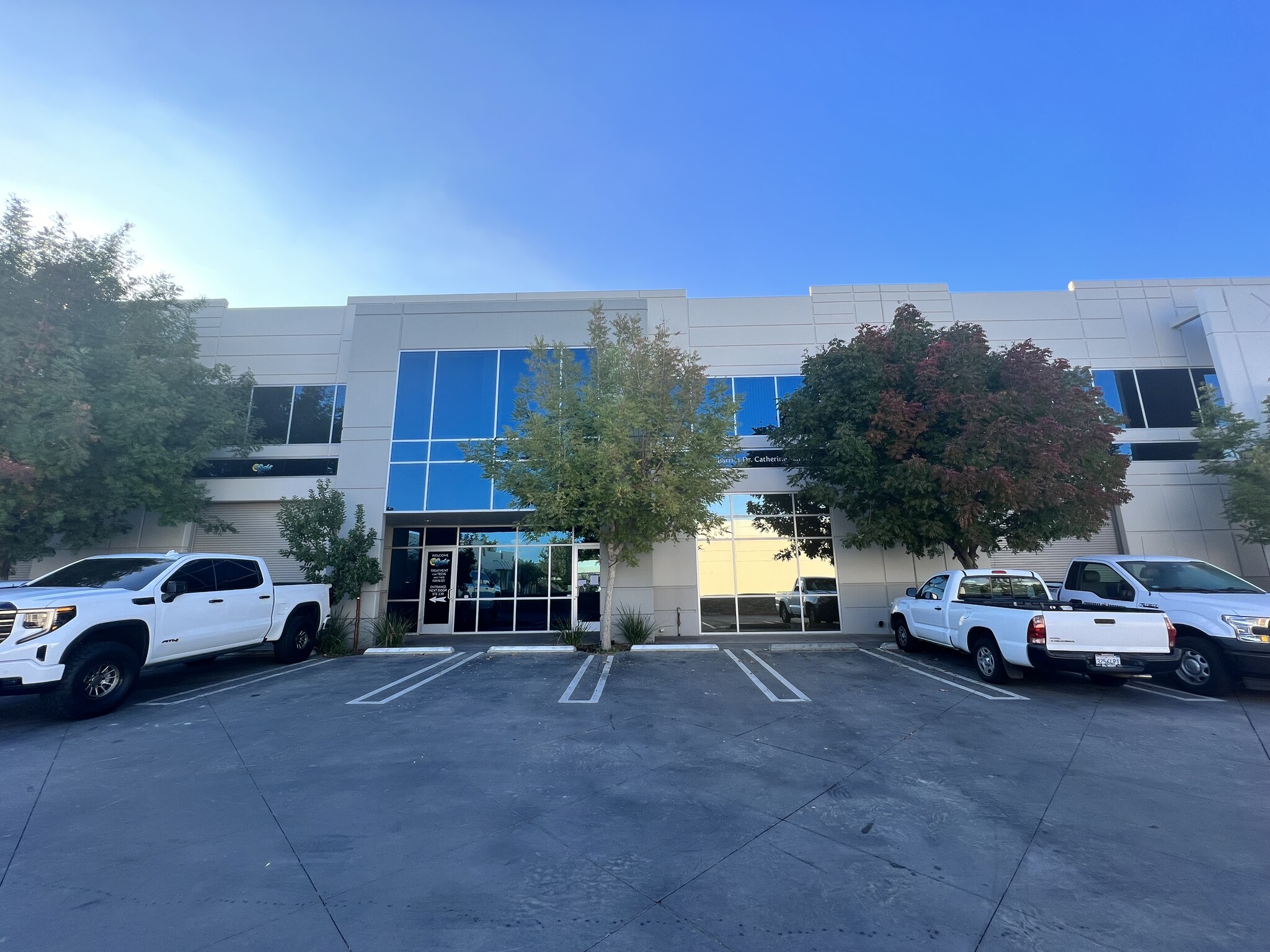 26320 Diamond Pl, Santa Clarita, CA for lease Building Photo- Image 1 of 15