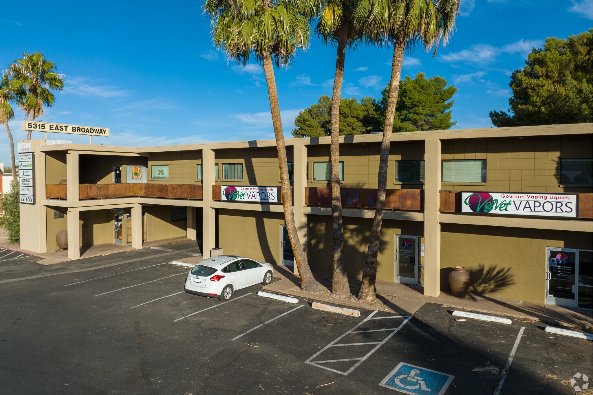 5315 E Broadway Blvd, Tucson, AZ for lease Building Photo- Image 1 of 15