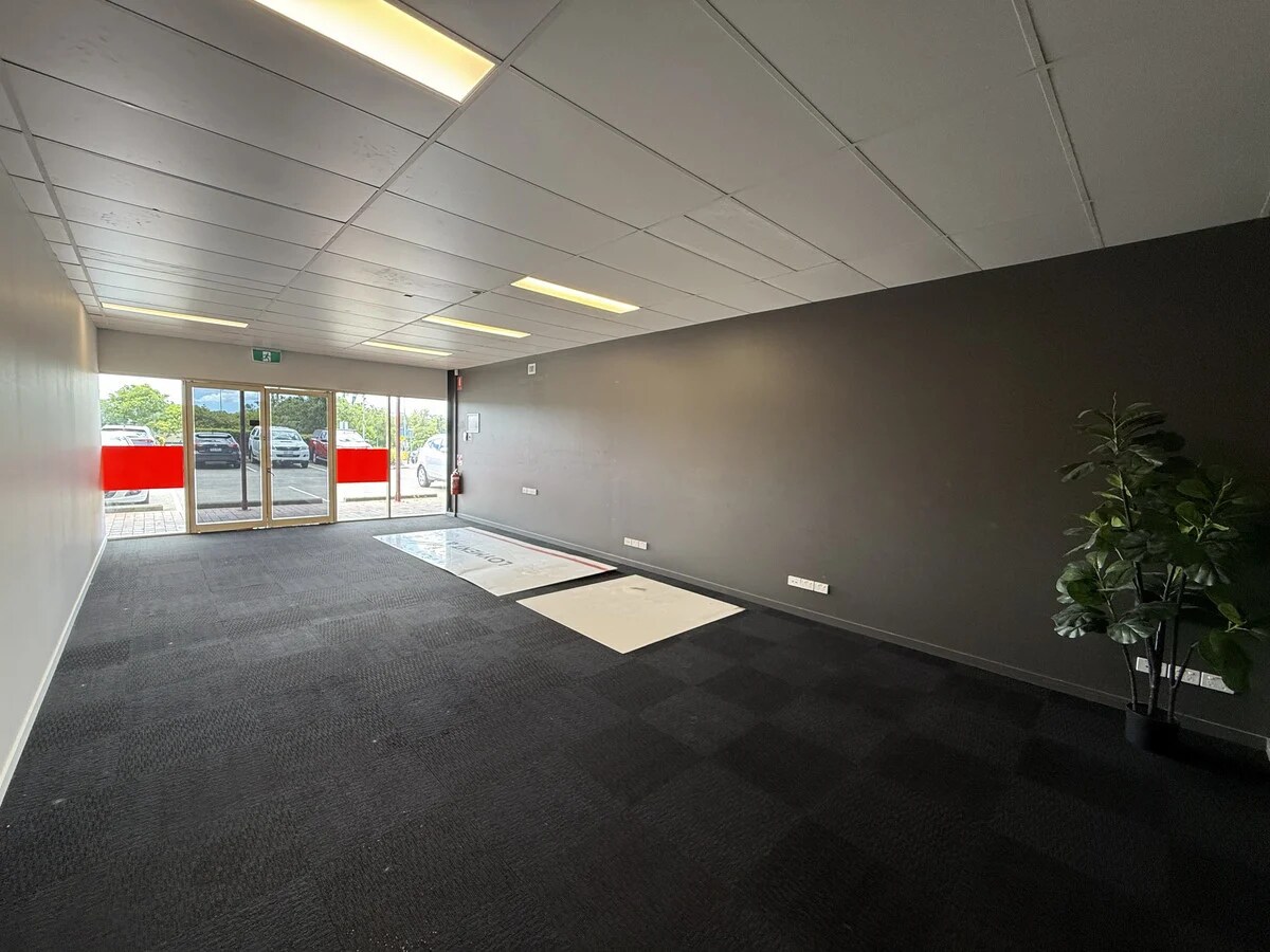 65 Grand Plaza Dr, Browns Plains for lease Interior Photo- Image 1 of 3