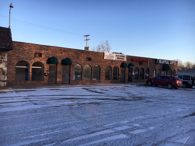 3139-3145 S Pennsylvania Ave, Lansing, MI for lease - Building Photo - Image 3 of 11