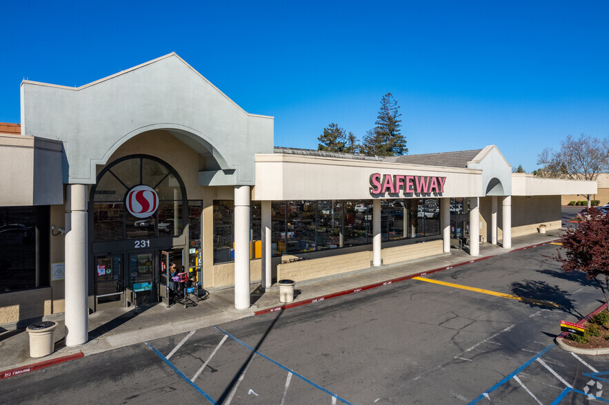 215-277 W Jackson St, Hayward, CA for lease - Building Photo - Image 3 of 8