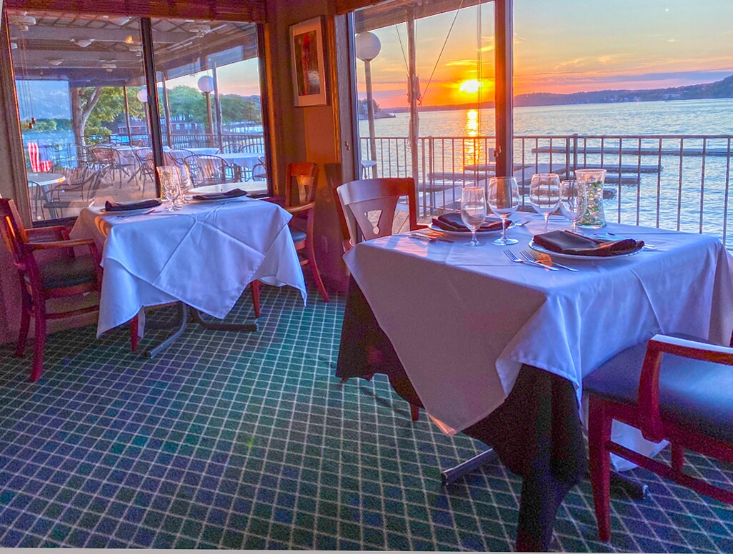 Lake Of The Ozarks, Lake Ozark, MO 65049 Retail for Sale