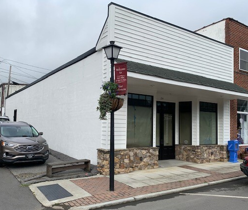 214 S Jefferson Ave, West Jefferson, NC for lease - Primary Photo - Image 1 of 4