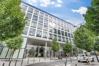 Office in Paris for lease Building Photo- Image 2 of 8