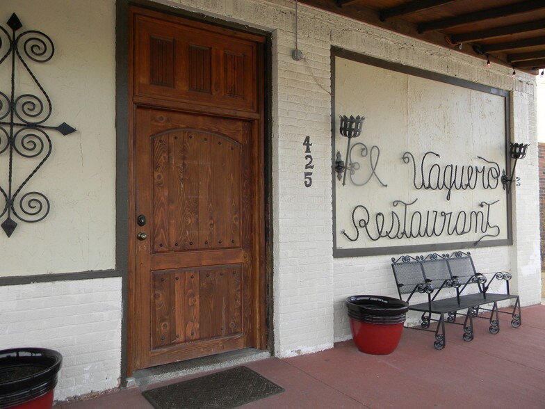 425 Main Ave, Gruver, TX 79040