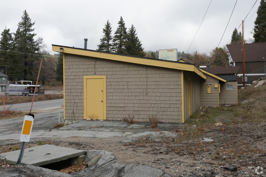 32855 Hilltop, Big Bear City, CA for lease - Building Photo - Image 2 of 2