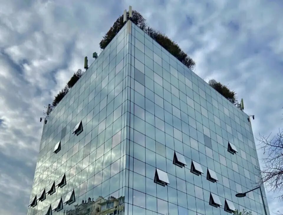 Office in Villeurbanne for sale Building Photo- Image 1 of 18