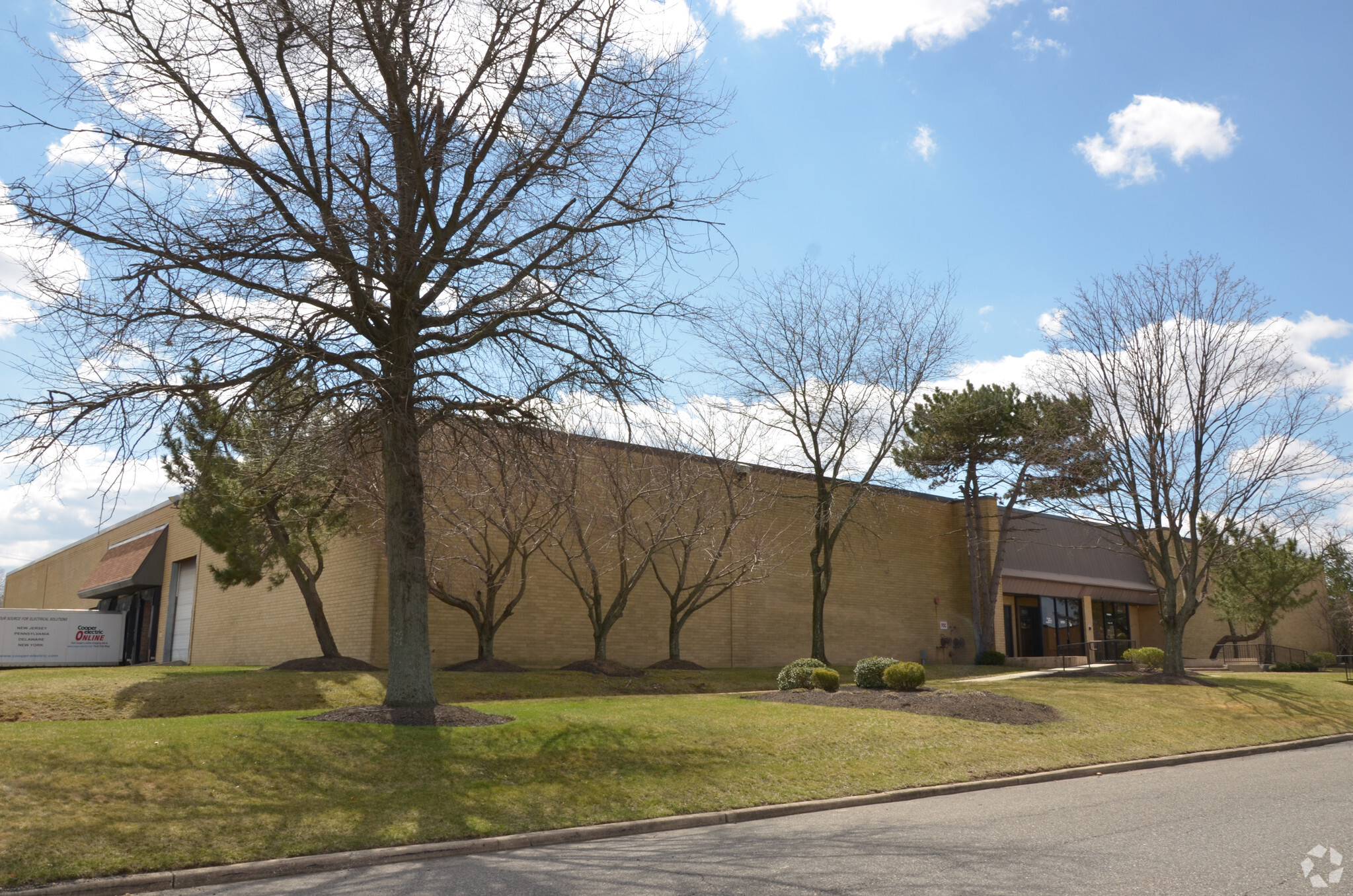 1251 Metropolitan Ave, West Deptford, NJ for lease Primary Photo- Image 1 of 5