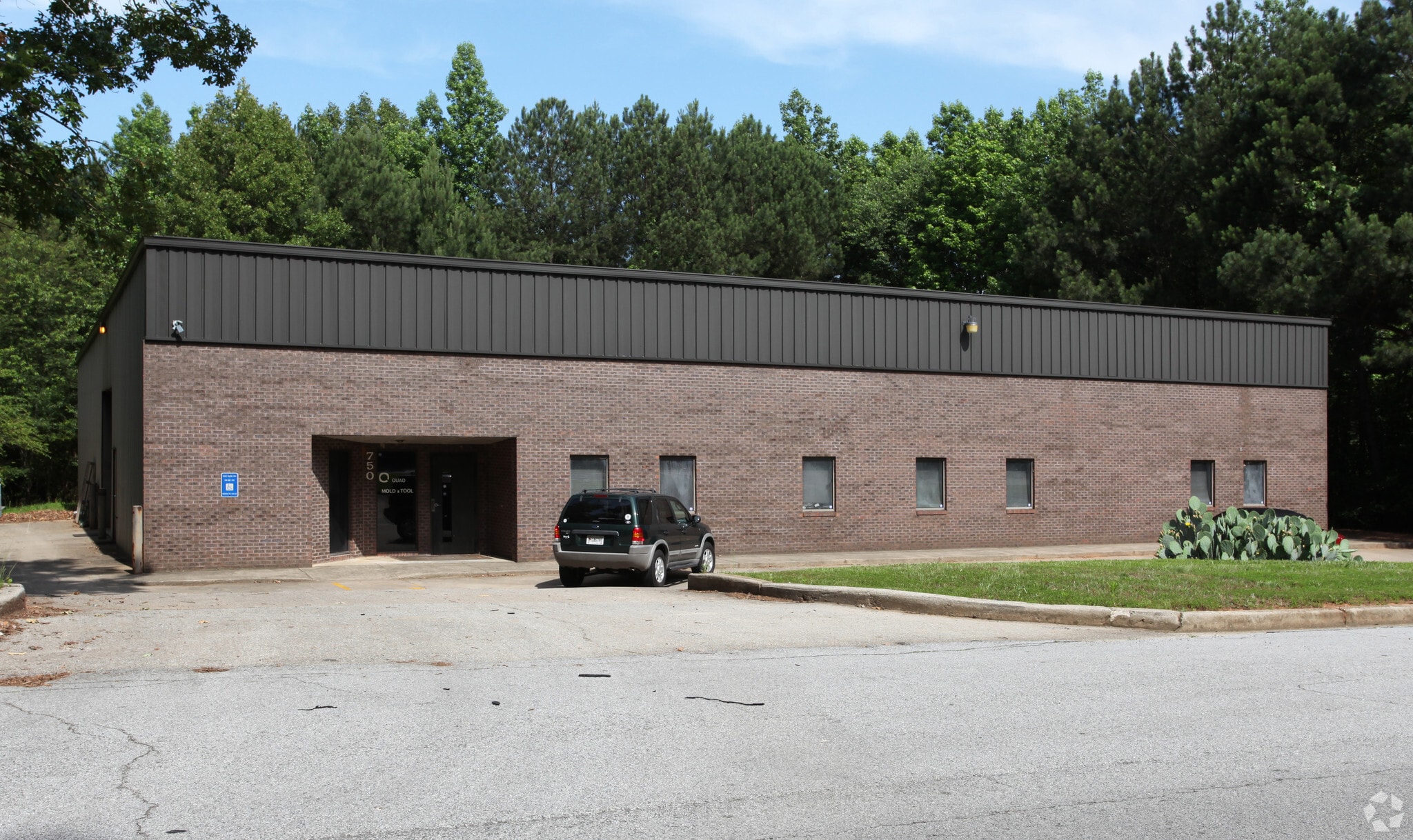 750 N Price Rd, Sugar Hill, GA for lease Primary Photo- Image 1 of 20