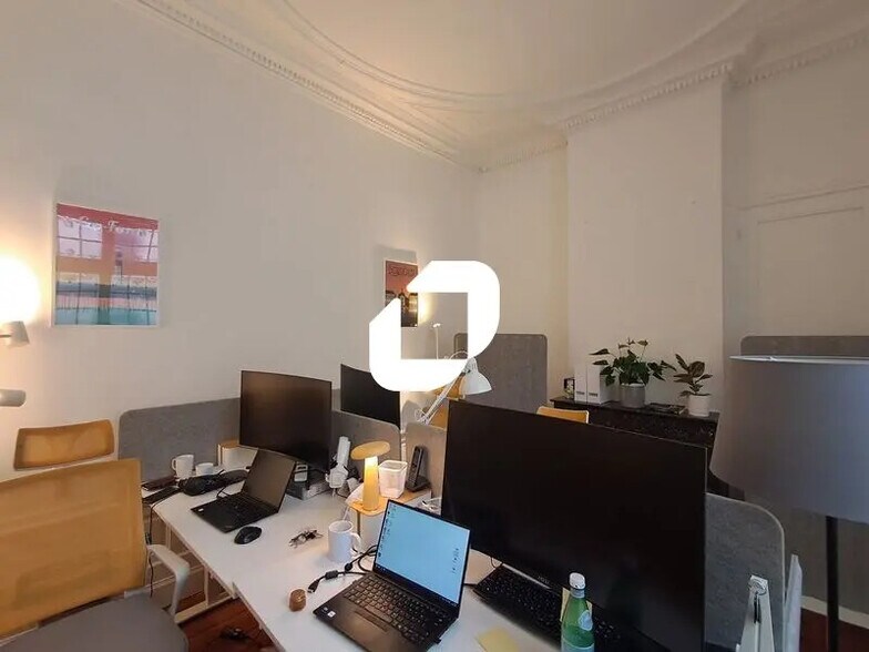 Office in Bordeaux for lease - Interior Photo - Image 3 of 15