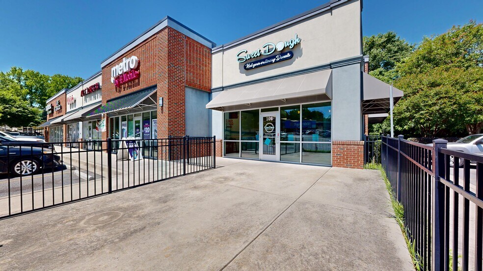 400 Dobys Bridge Rd, Fort Mill, SC for lease - Building Photo - Image 2 of 11