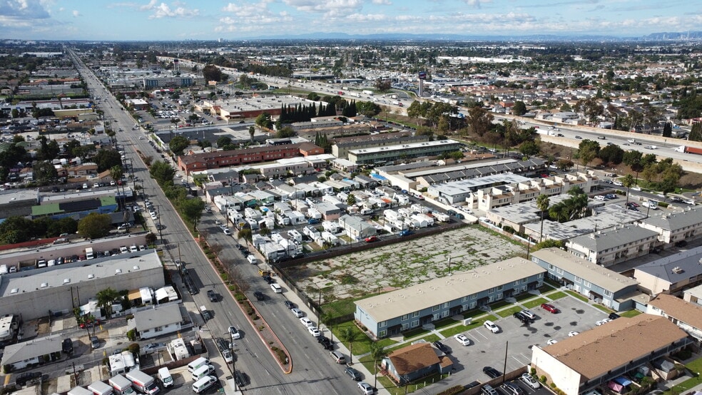 9253-9263 Artesia Blvd, Bellflower, CA for sale - Building Photo - Image 2 of 8