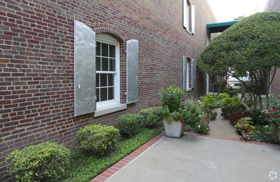 604 E 4th St, Fort Worth, TX for lease - Building Photo - Image 3 of 10