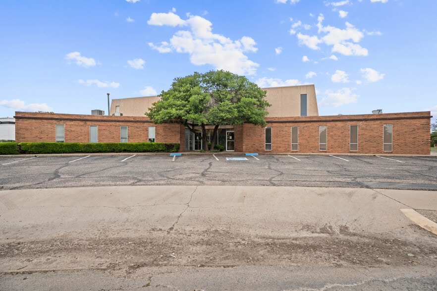 3305 66th St, Lubbock, TX for sale - Building Photo - Image 2 of 17