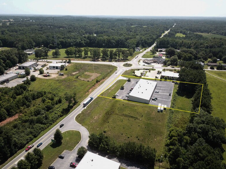 7770 Newnan Rd, Brooks, GA for sale - Building Photo - Image 1 of 1