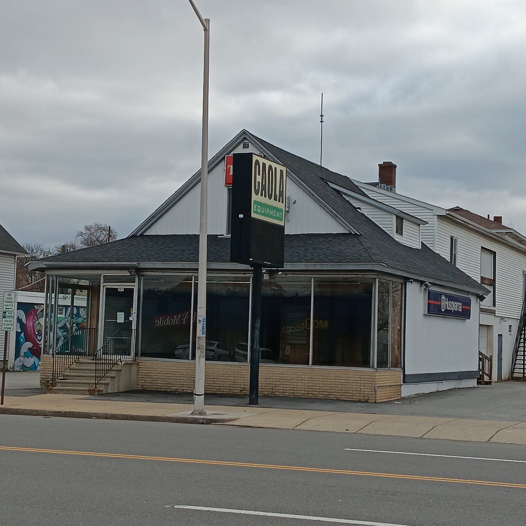 389391 Park Ave, Worcester, MA 01610