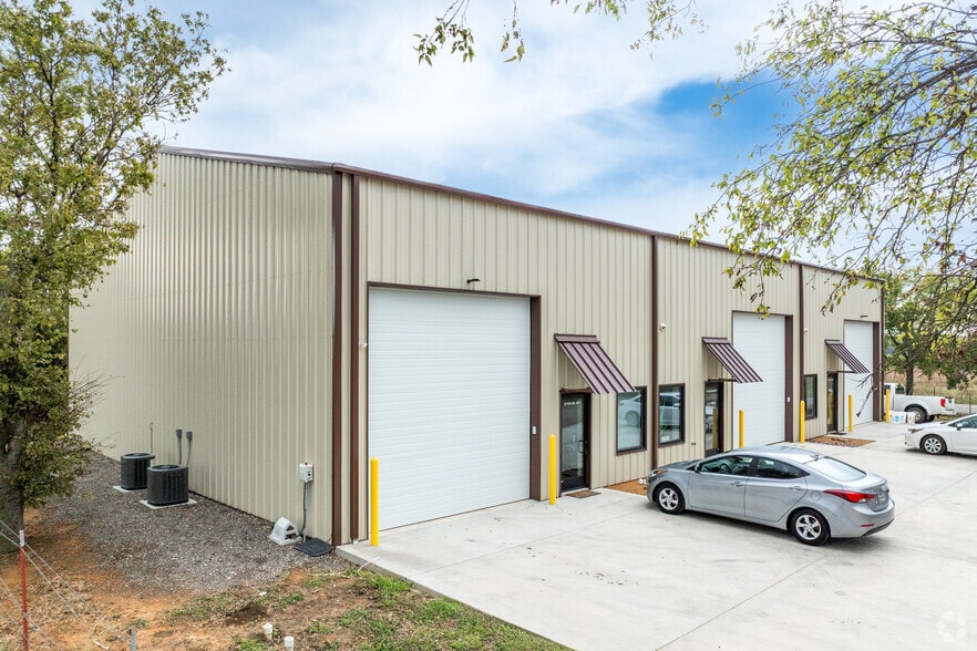 545 Reed Ln, Gunter, TX for lease - Building Photo - Image 2 of 13