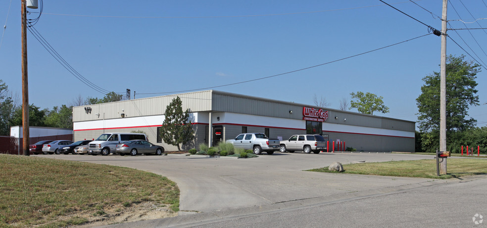 9454-9474 Sutton Pl, Hamilton, OH for lease - Building Photo - Image 1 of 3