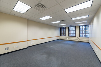 17 N State St, Chicago, IL for lease Interior Photo- Image 2 of 3