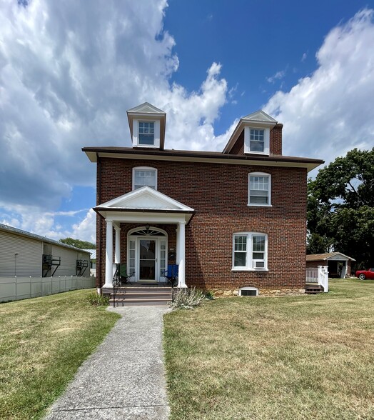 506 E Liberty St, Charles Town, WV for sale - Building Photo - Image 3 of 19